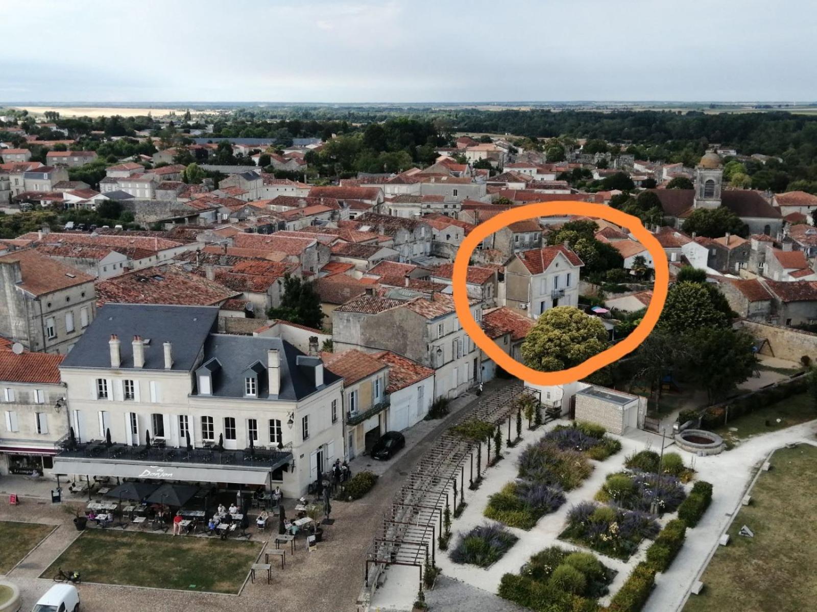 Saint House * Pons