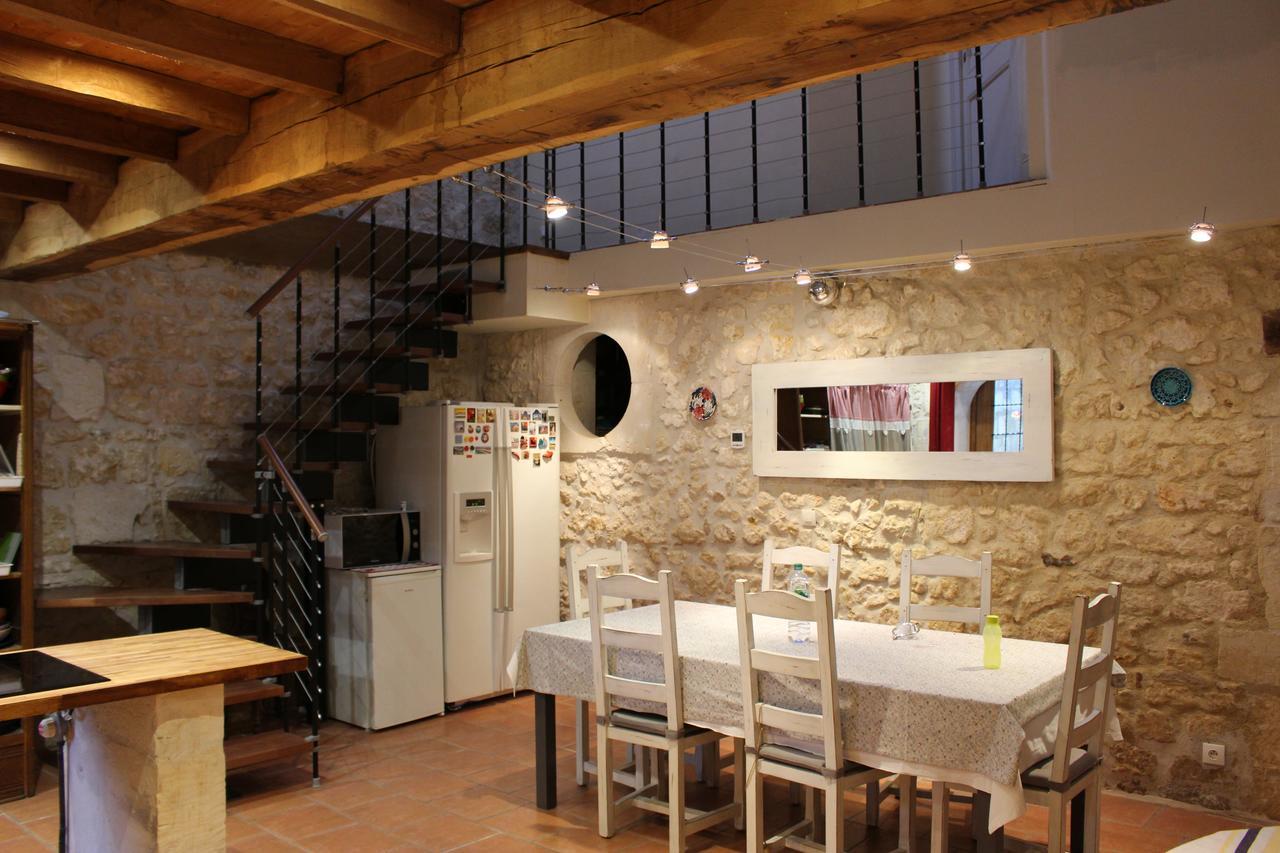 Saint House Couette-café Pons